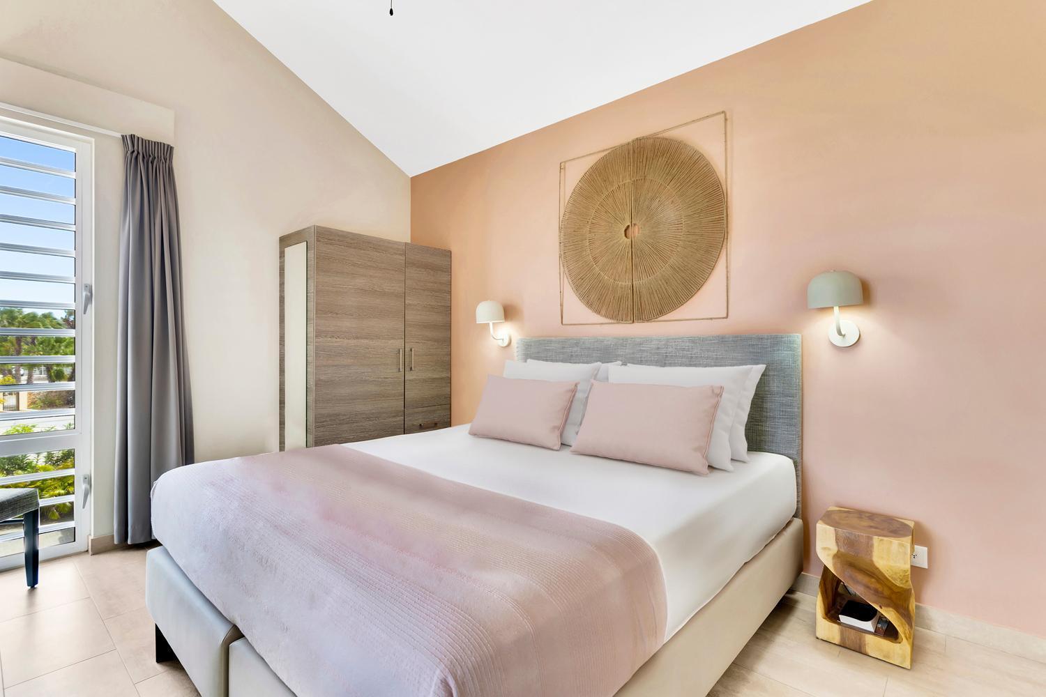One Bedroom Apartment One King Bed Premium Location