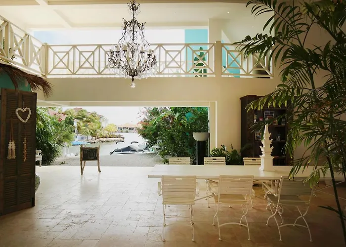 Ocean Breeze Boutique Hotel&Marina